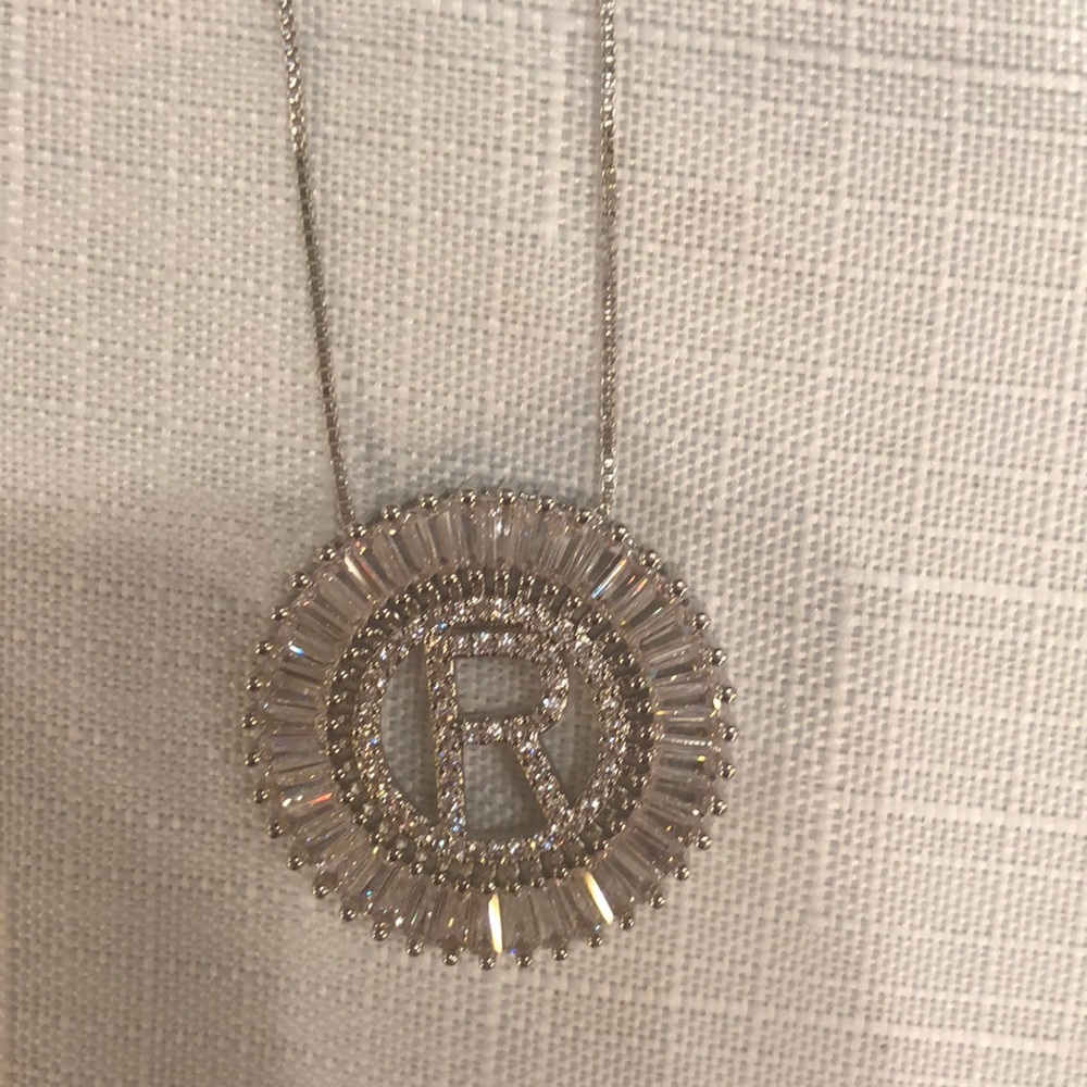 Initial necklace R - Picture 2 of 3